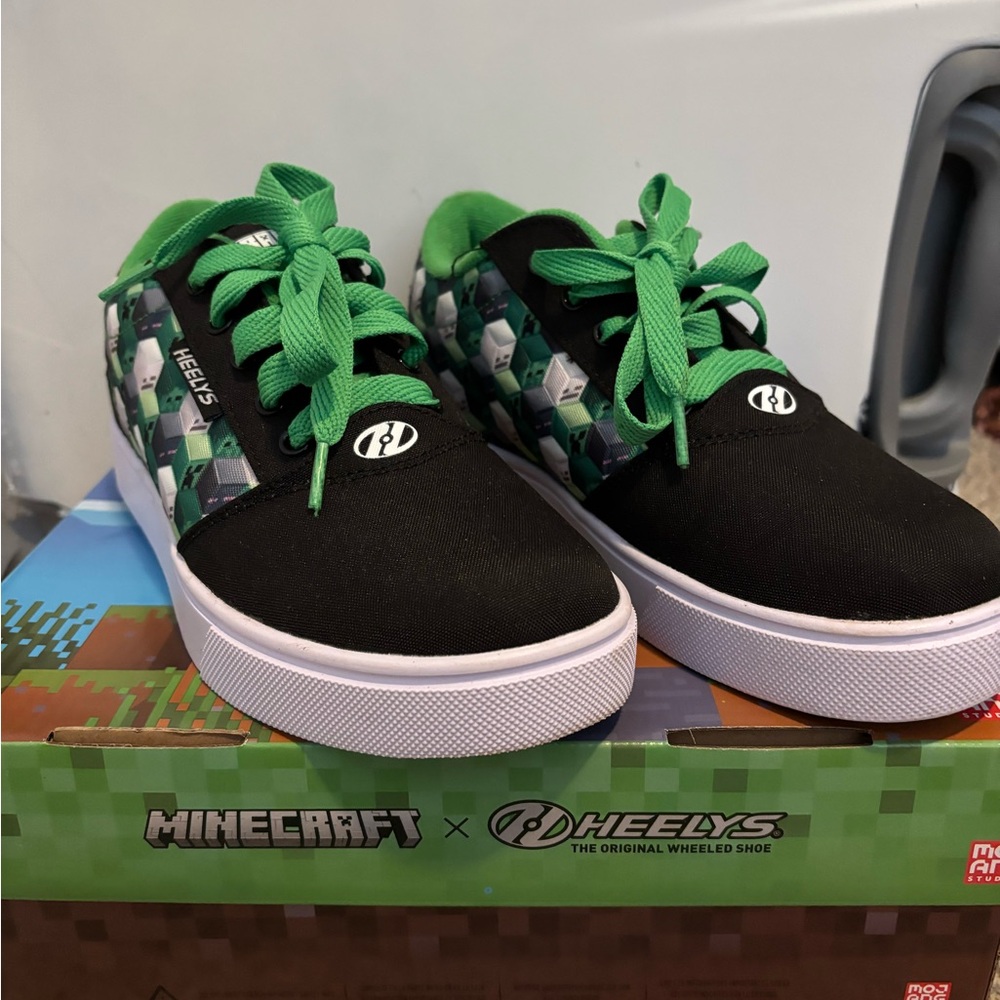 Heelys Kids Sneakers - Black and Green Minecraft Design